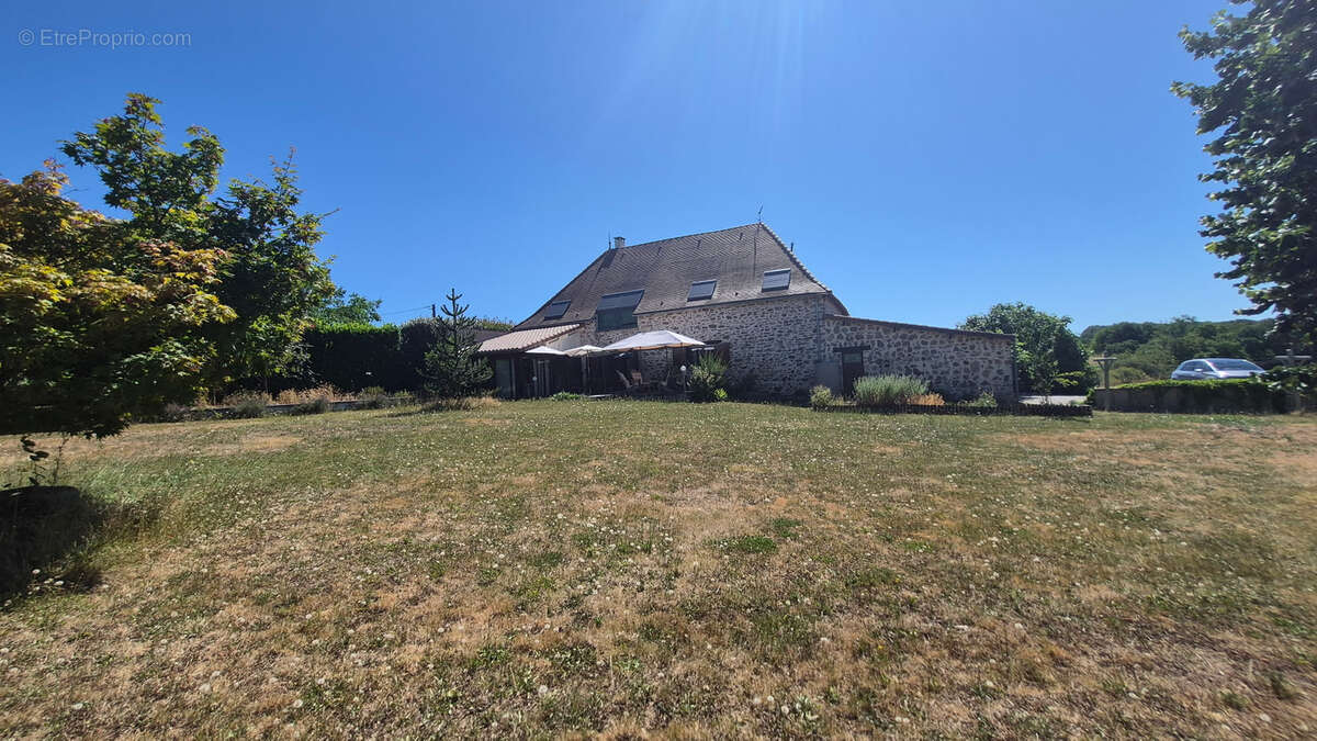 Ancienne grange de caractère rénovée avec gîte indépendant   276 m2   Entre Limoges et Brive-la-Gaillarde - photo 5