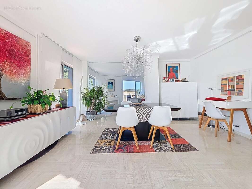 Appartement à MANDELIEU-LA-NAPOULE