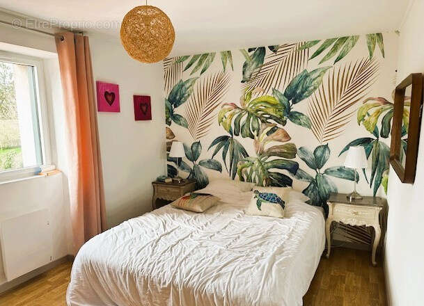 Maison à SAINT-MACAIRE-EN-MAUGES