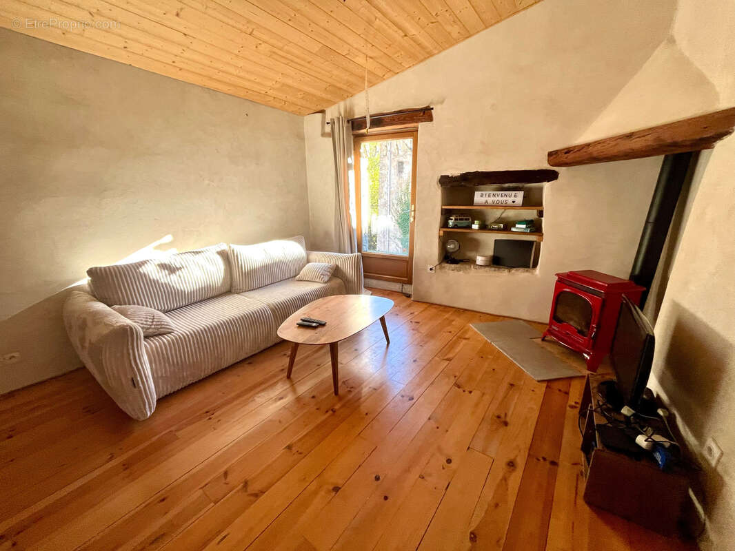 Maison à PEGAIROLLES-DE-BUEGES