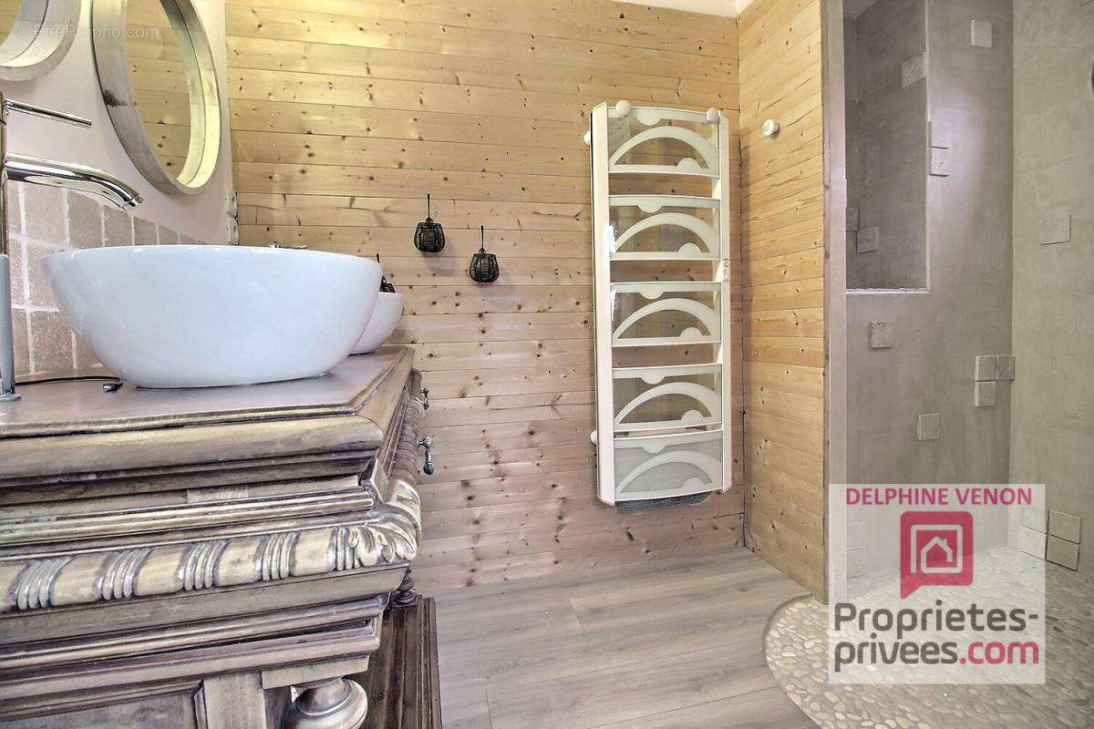 Exclusivité - Maison bourgeoise de 225 m² classe énergie C avec double garage et jardin en centre ville de Châteauneuf sur Loire - photo 12