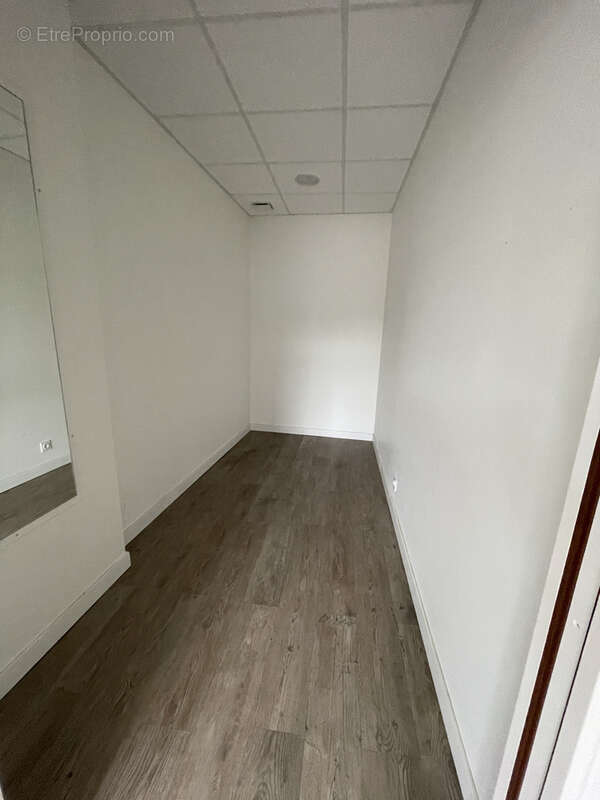 Commerce à SAINTE-SAVINE