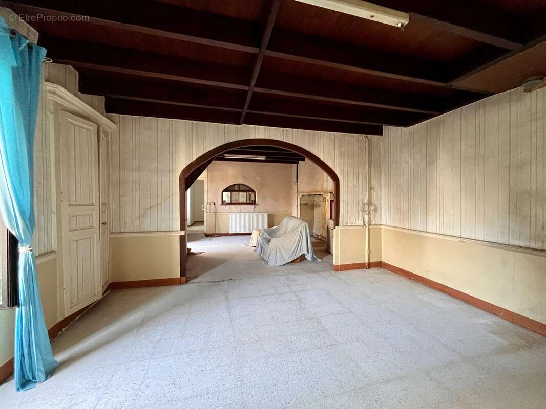 Grande maison de village en pierre - photo 3