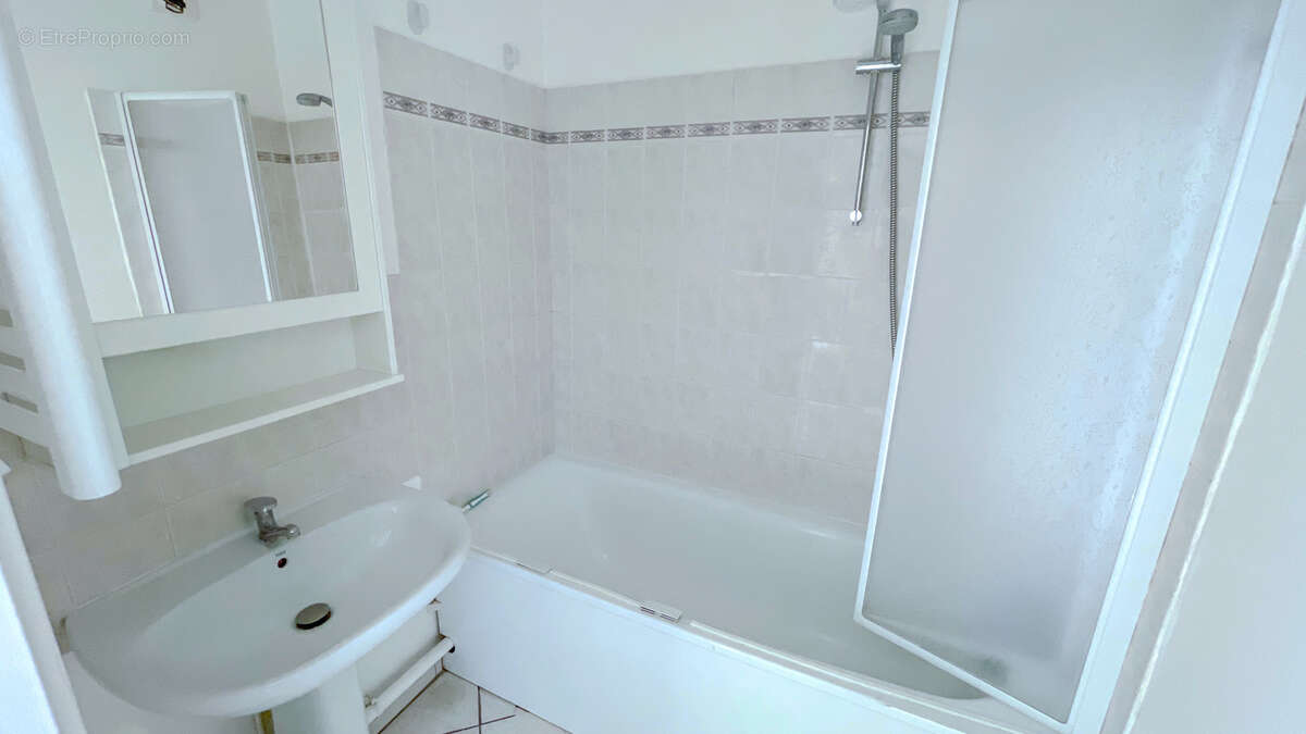 Appartement à VILLENEUVE-LA-GARENNE