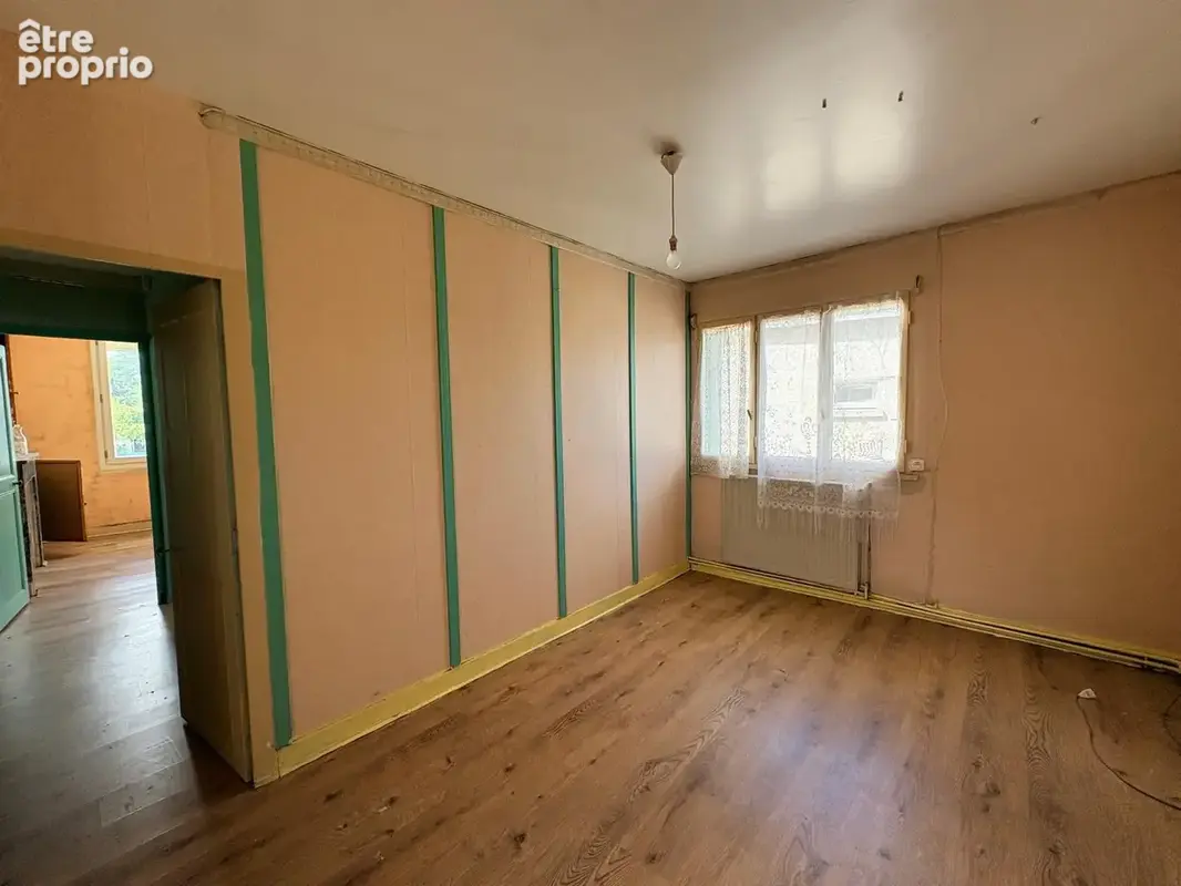Maison à rénover avec jardin et garage - photo 6