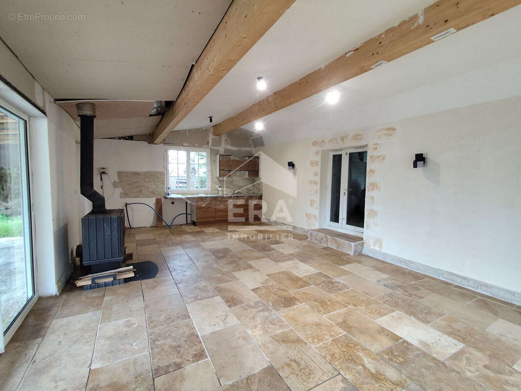 Maison à MAUPREVOIR