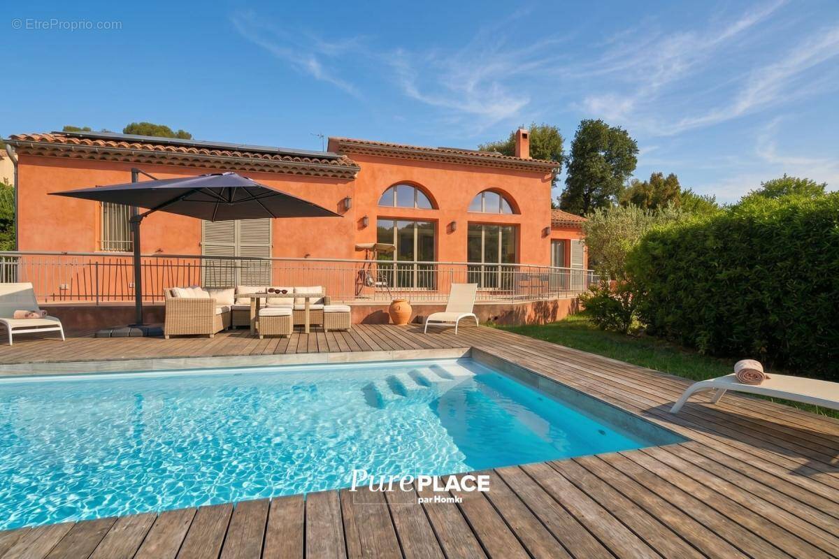 Maison à VALLAURIS