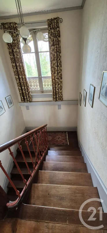 Maison 218 m² à Saint-Usuge  - photo 9