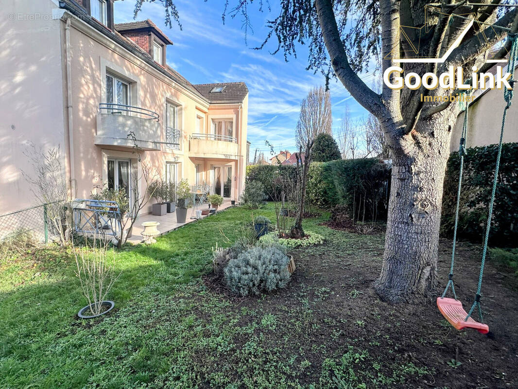 Appartement à CORBEIL-ESSONNES