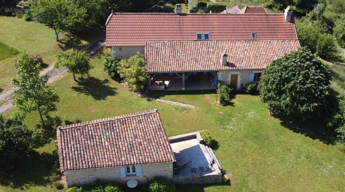 Maison à SAINTE-ALVERE