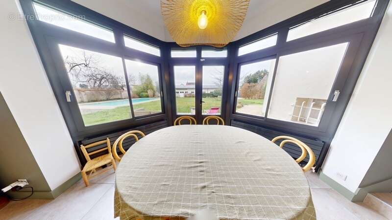 Maison à SAINT-CYR-SUR-LOIRE