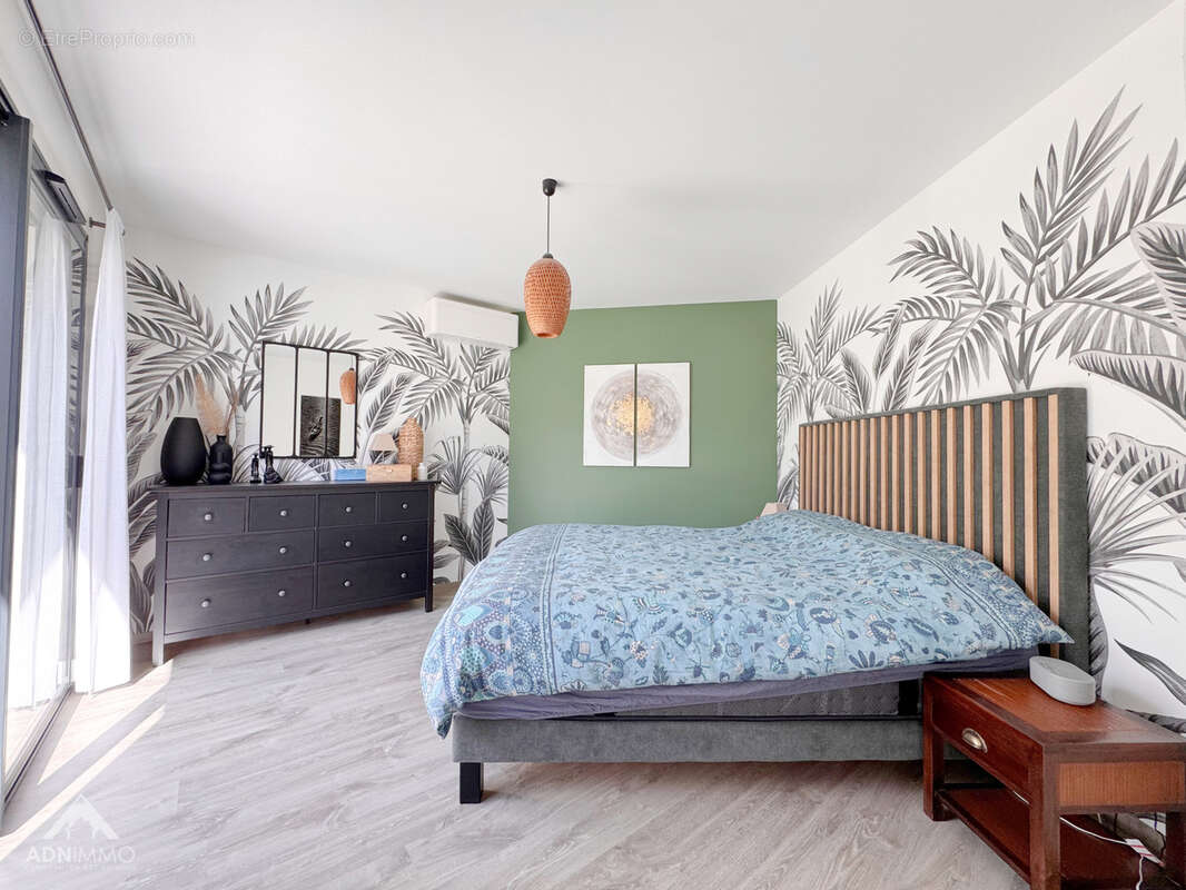 Maison à SAINT-GENIS-POUILLY