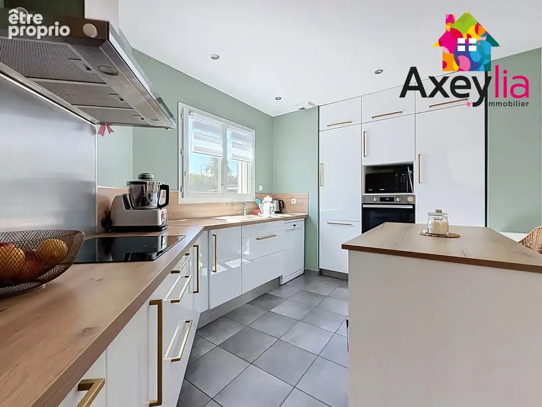 A vendre - mably - maison de plain-pied avec 3 chambres, terrain, pergola et piscine - photo 11