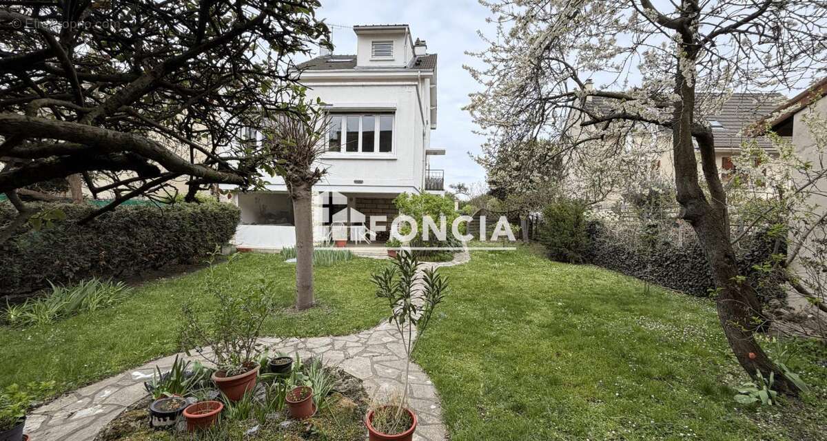 Maison à NANTERRE