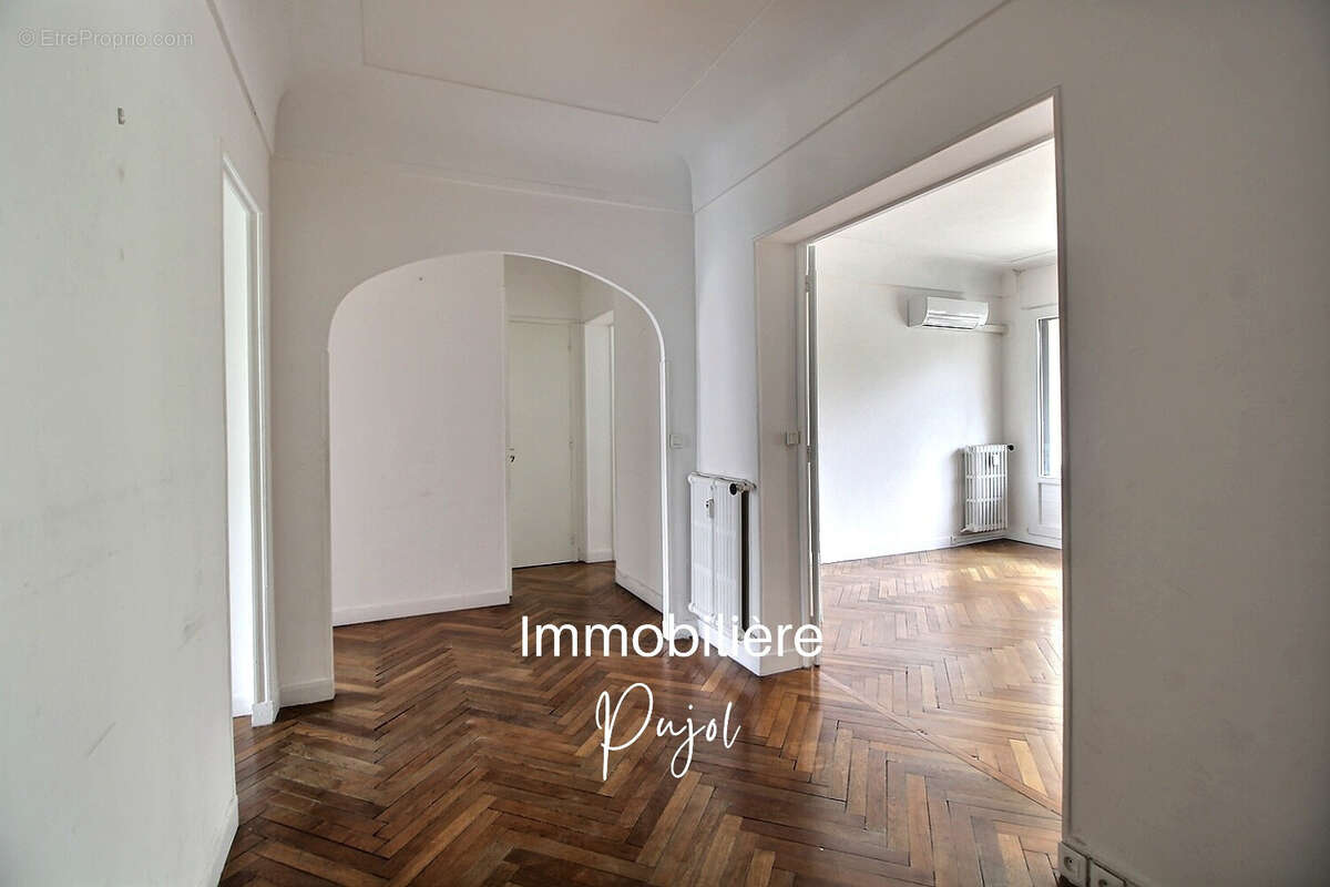 Appartement à MARSEILLE-6E