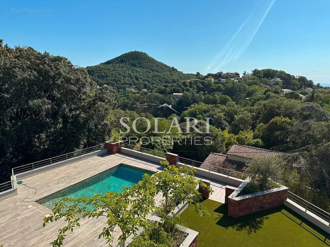 Appartement à LES ADRETS-DE-L'ESTEREL