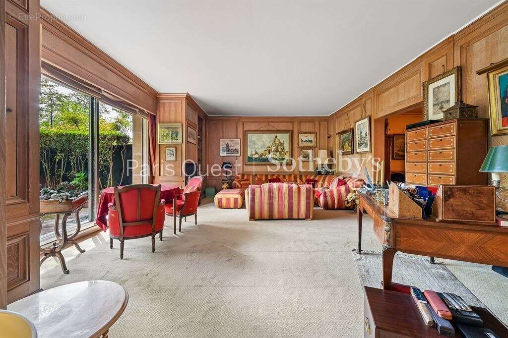 Appartement à NEUILLY-SUR-SEINE