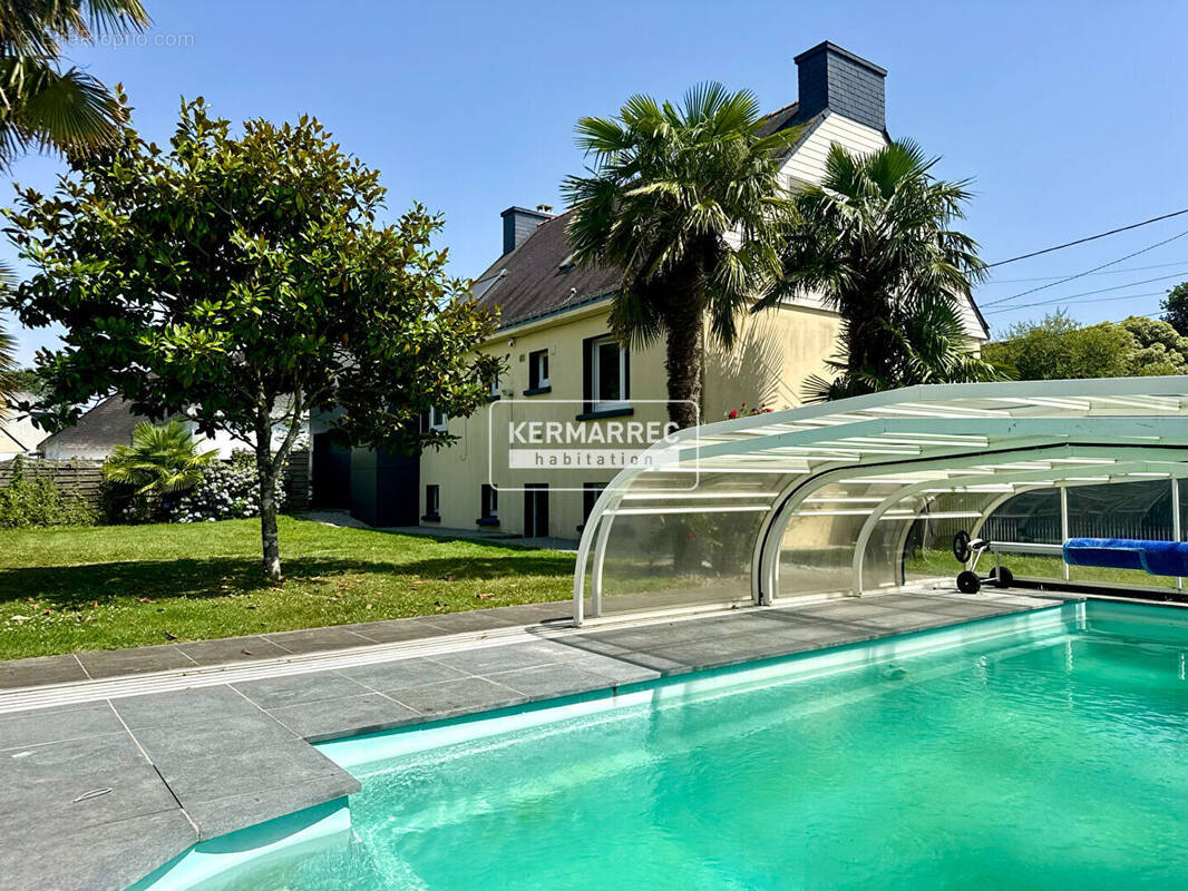 Maison à LOCQUELTAS