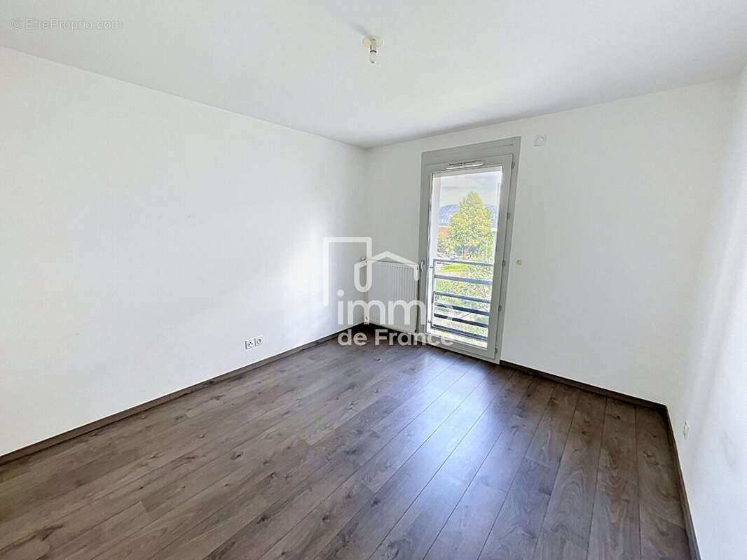 Appartement à VIRY