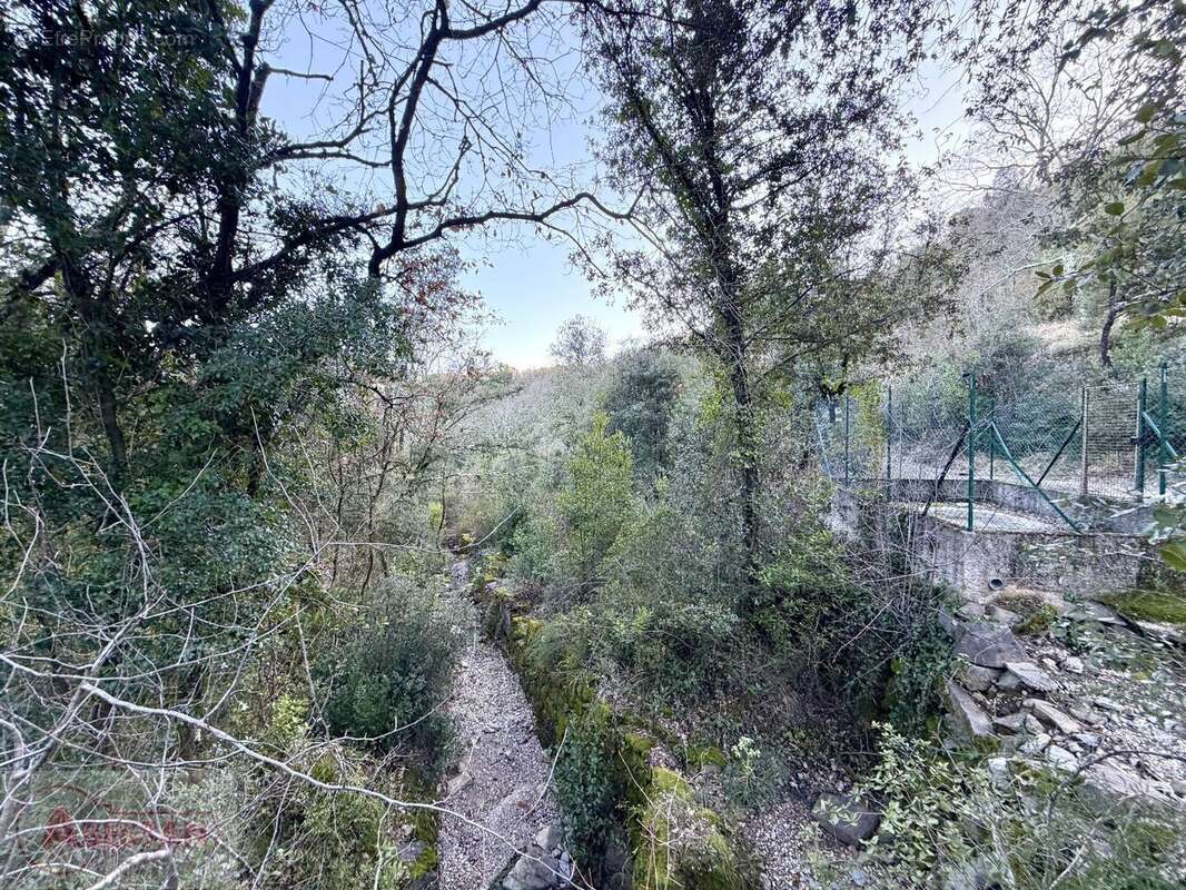 Terrain à SAINT-MARTIN-DE-VALGALGUES