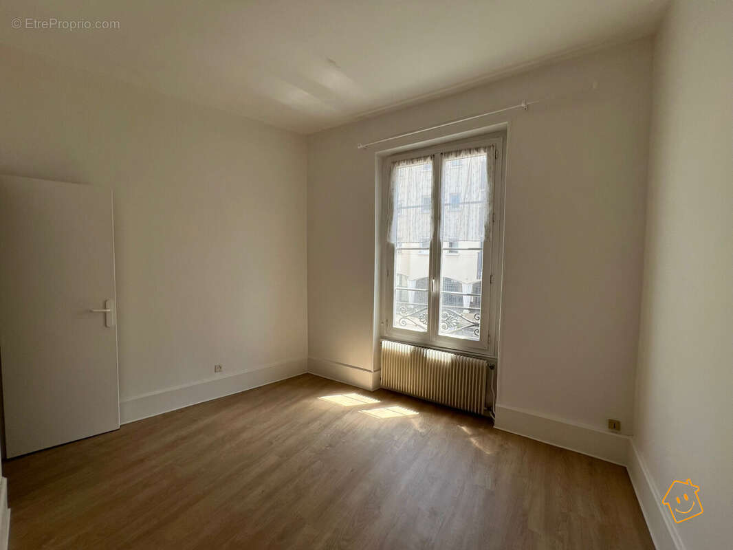 Appartement 103 m² à Bourges  - photo 9