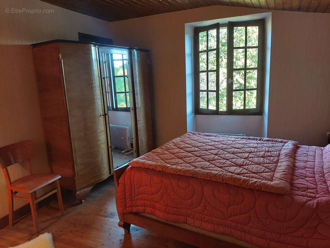 Maison à MEZIERES-SUR-ISSOIRE