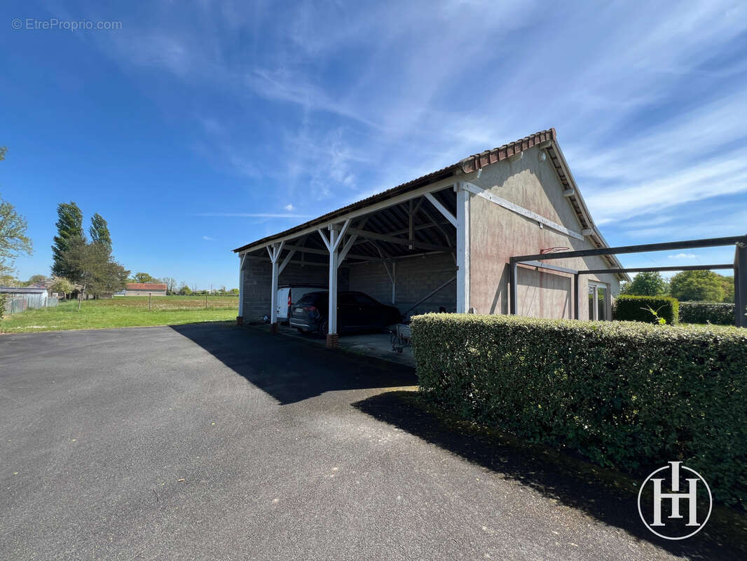 Maison à CHARENTON-DU-CHER