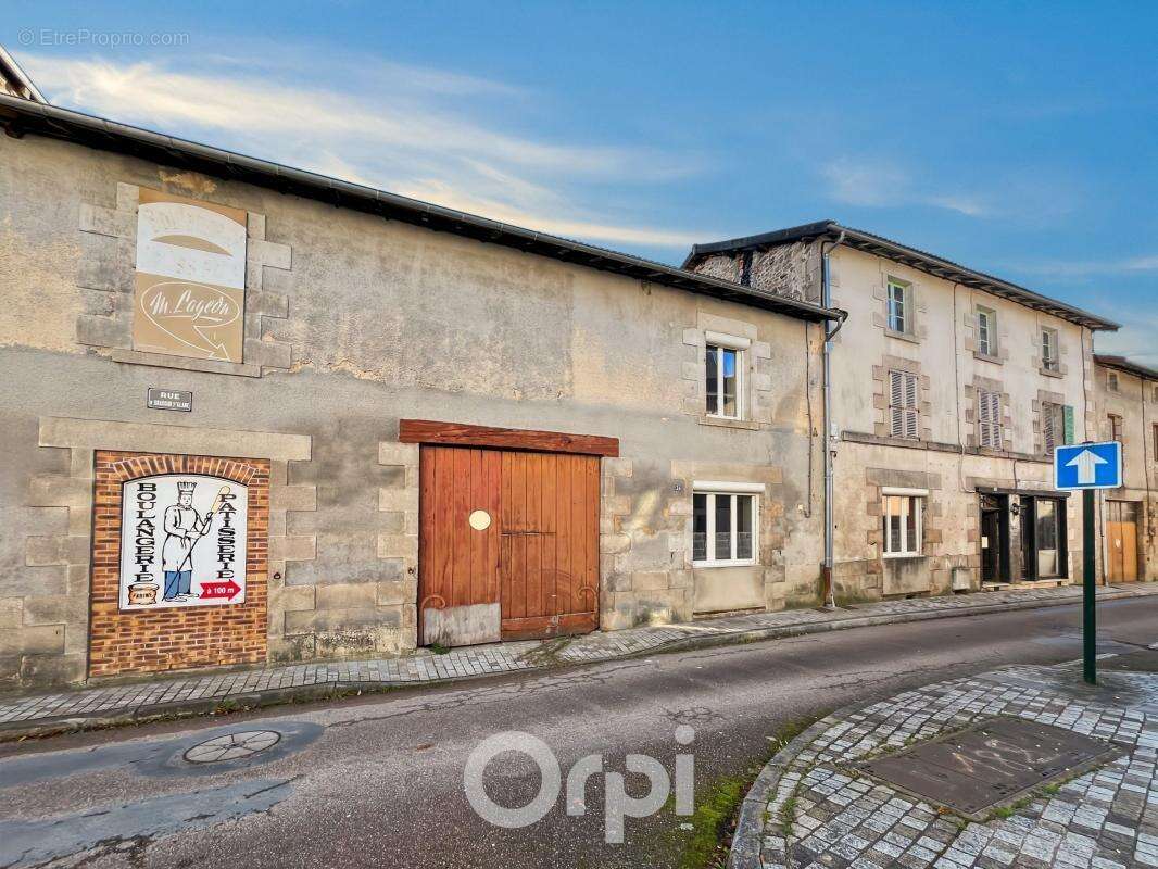 Appartement à AMBAZAC