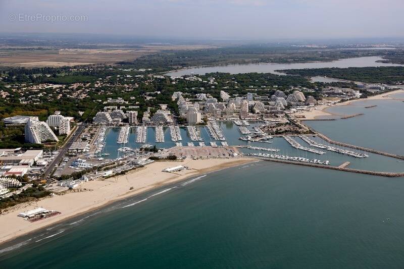 Commerce à LA GRANDE-MOTTE