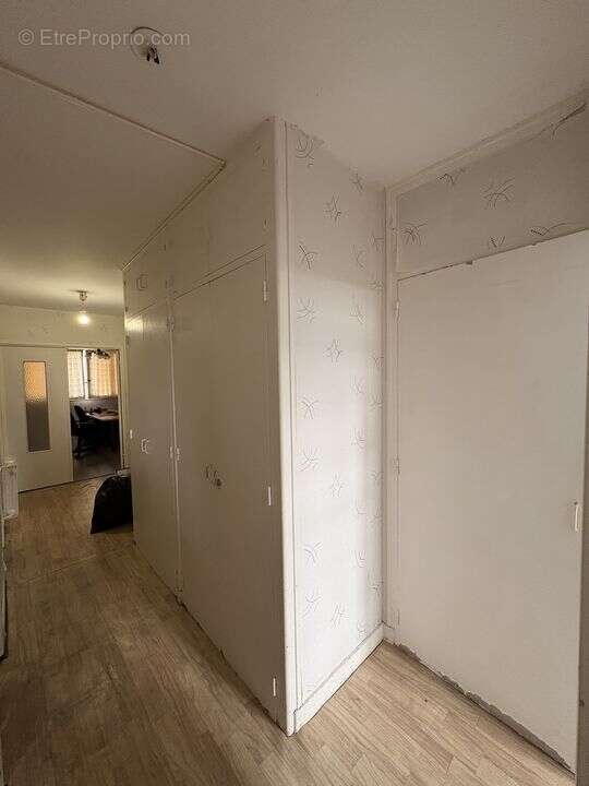 T3, cave, proche université, proche commodités, proche - Appartement à ORLEANS