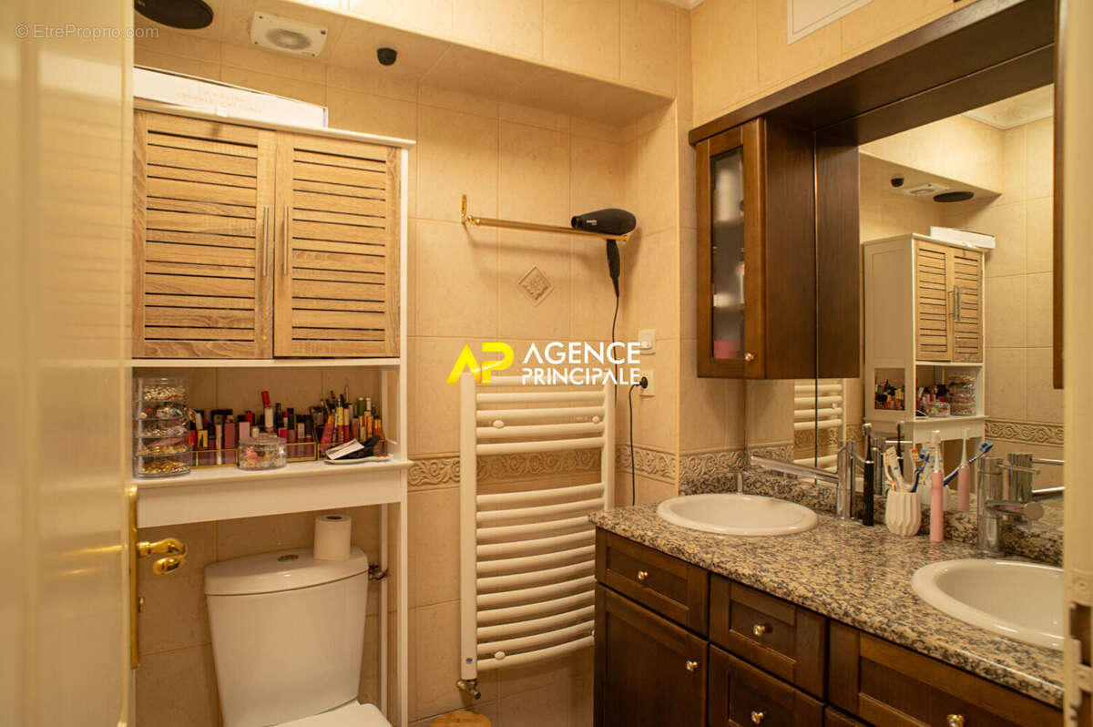 Appartement à SARTROUVILLE