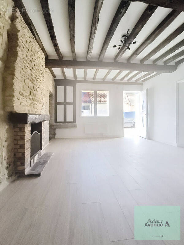 Maison à OUISTREHAM