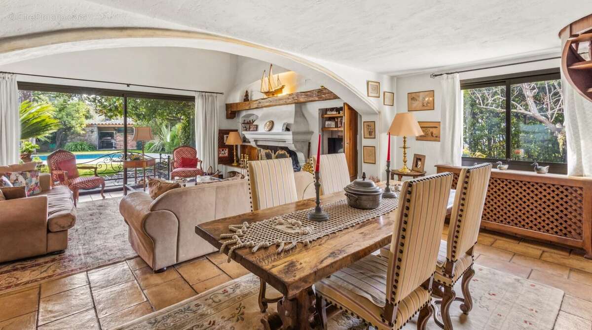Maison à MOUGINS