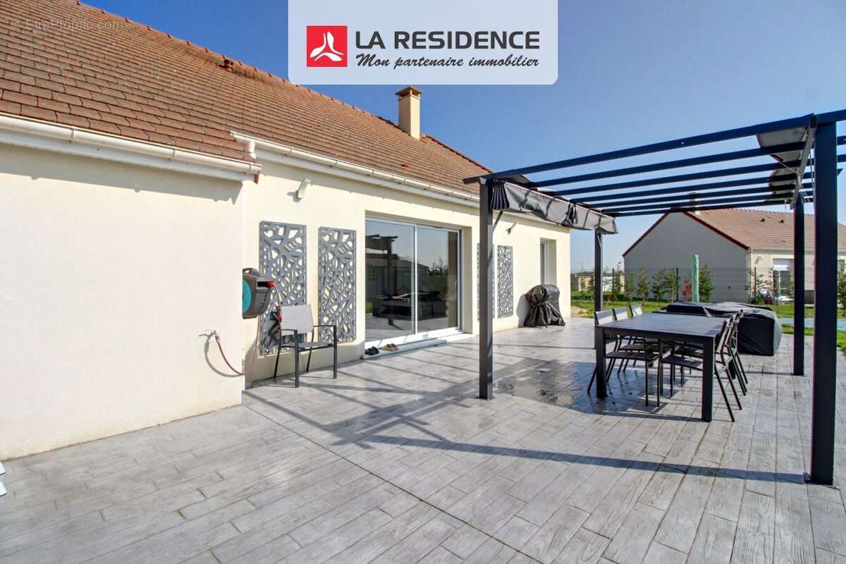 Maison à BONNIERES-SUR-SEINE