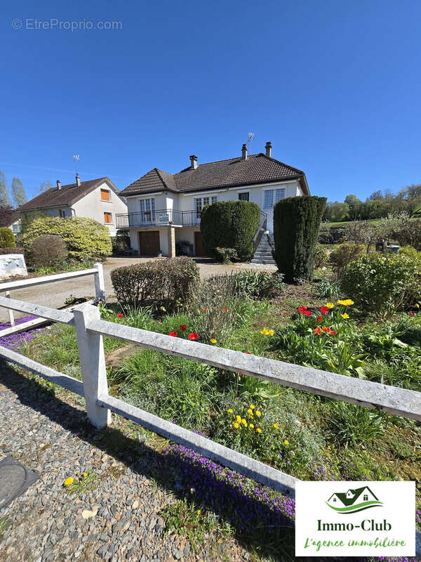 Maison à MOULINS-ENGILBERT