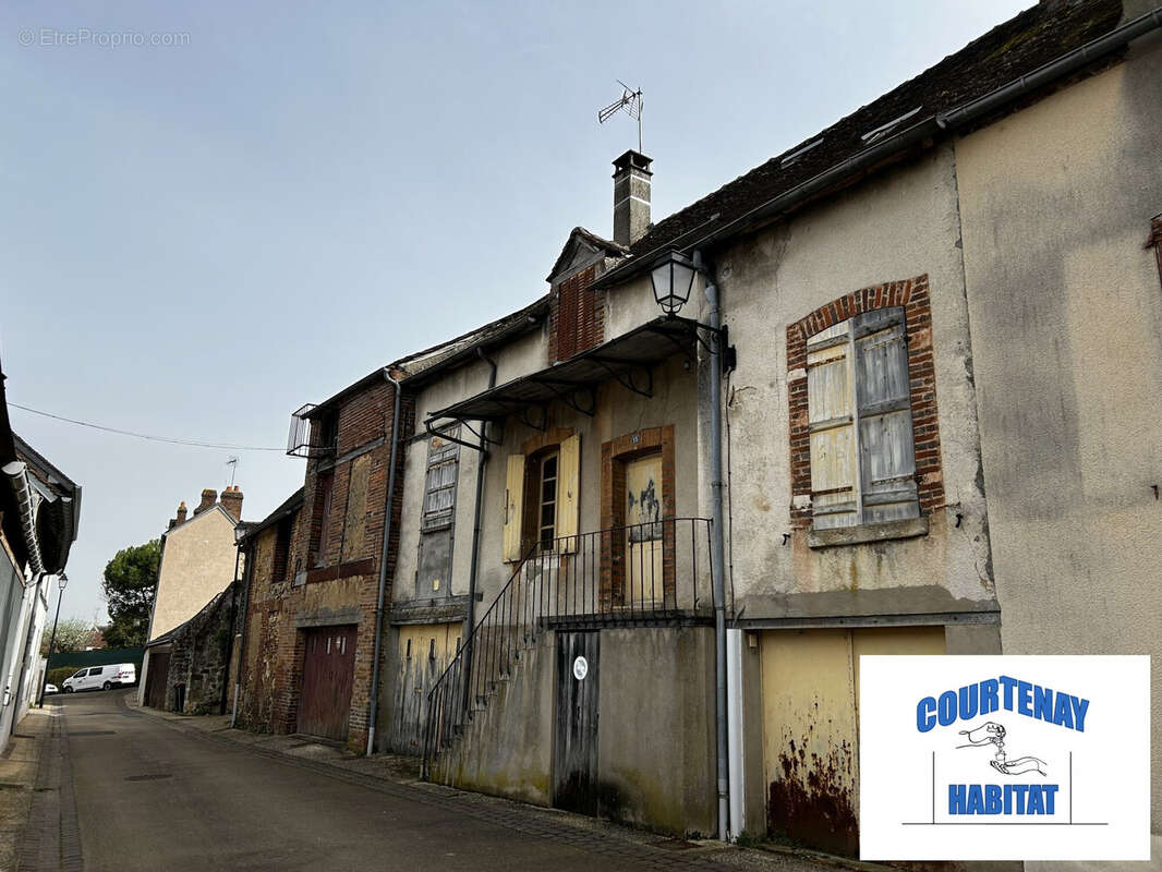 Maison à COURTENAY
