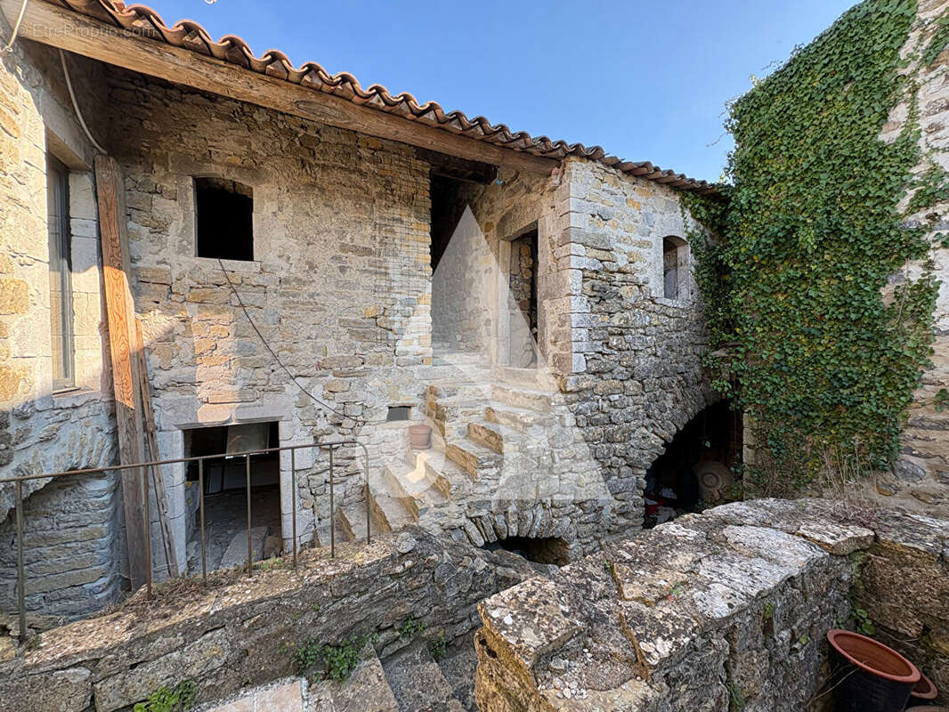 Maison à GROSPIERRES