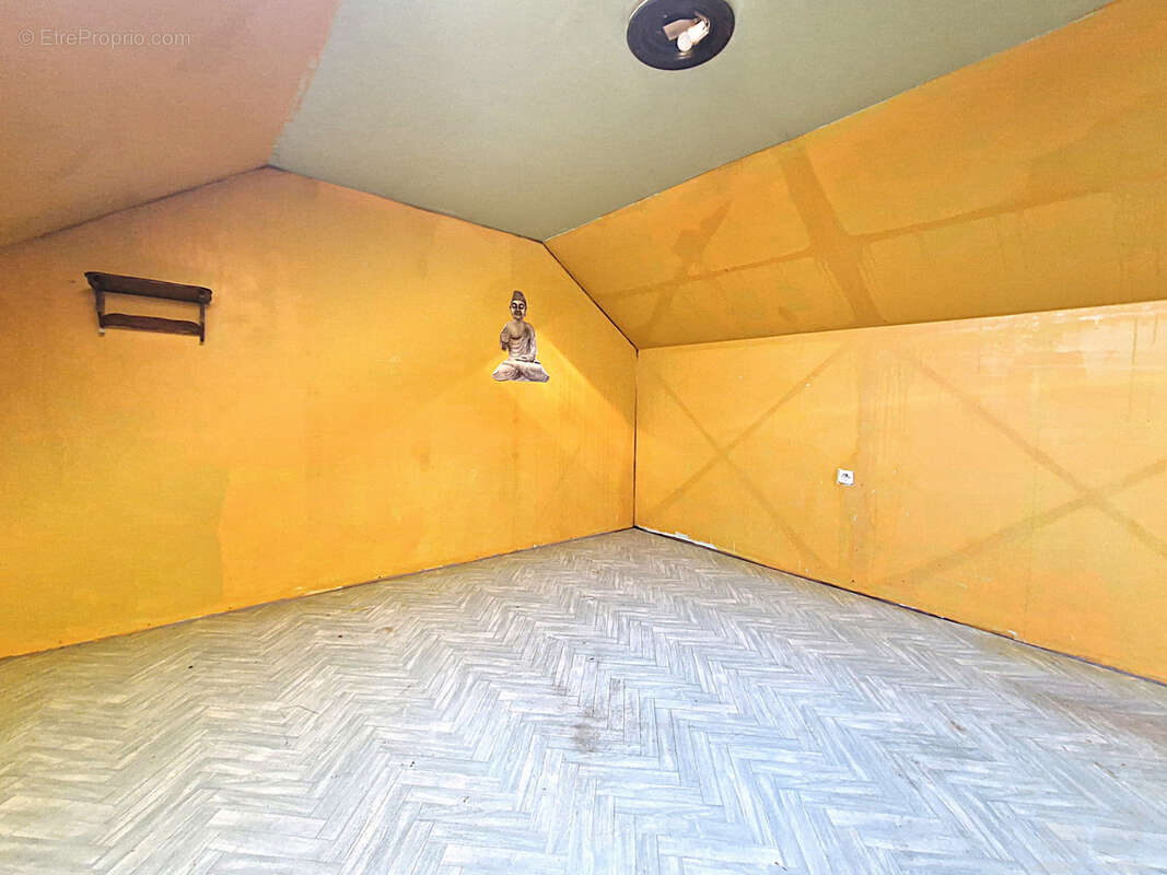 Maison à HONNECOURT-SUR-ESCAUT