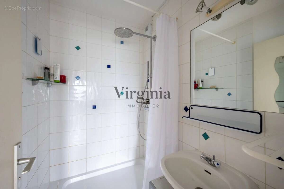Appartement à CHARENTON-LE-PONT