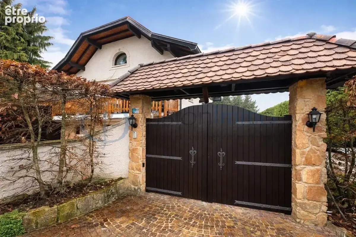 Photo Maison à Viry au prix de 895 000€