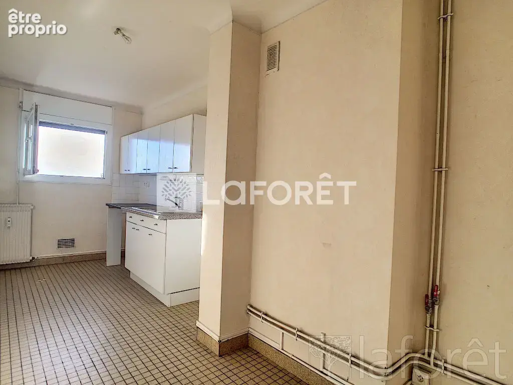 Appartement chalons en champagne - 4 pièces - 78.44 m2 - photo 5