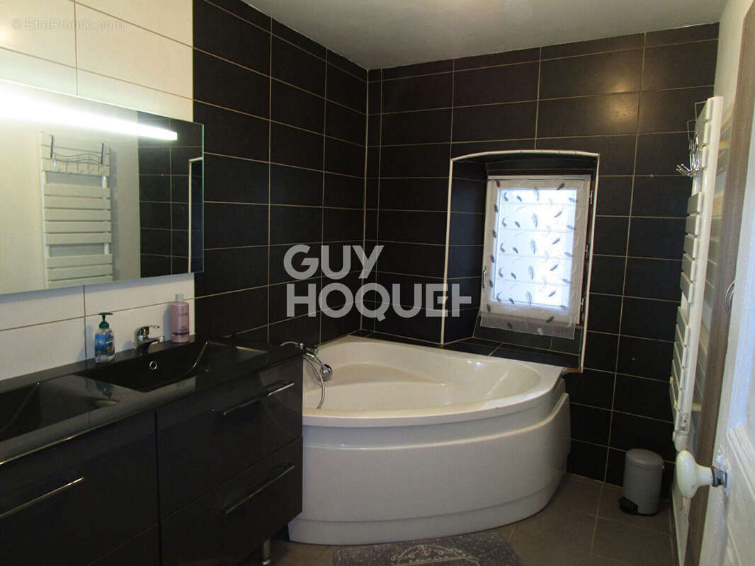 Maison à MAZEYRAT-D'ALLIER