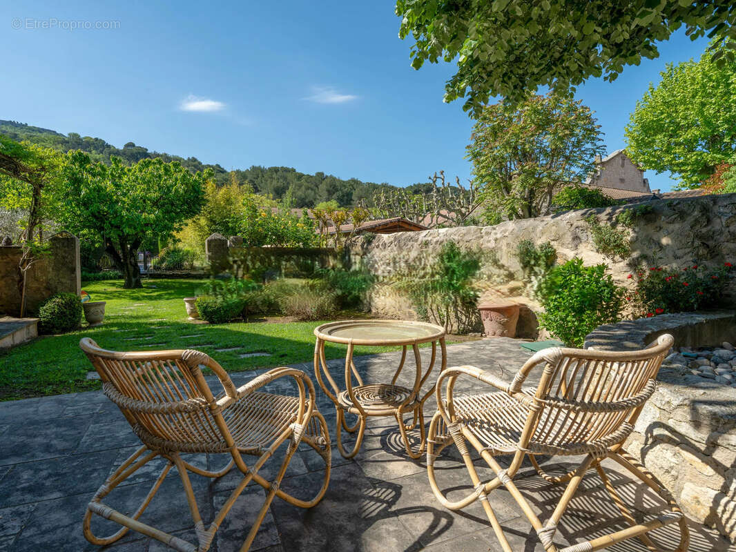 ALLEINS, maison de caractère de 350 m2, piscine, garage - photo 28