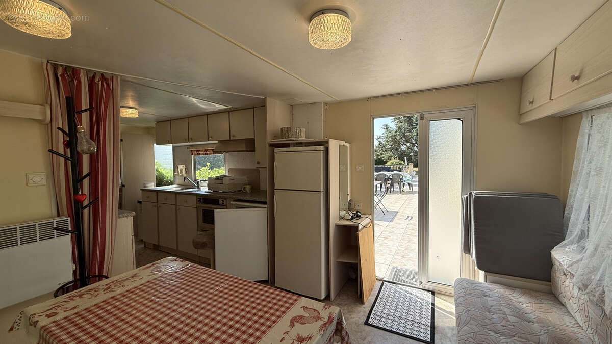 Maison à SAINT-QUENTIN-LA-POTERIE