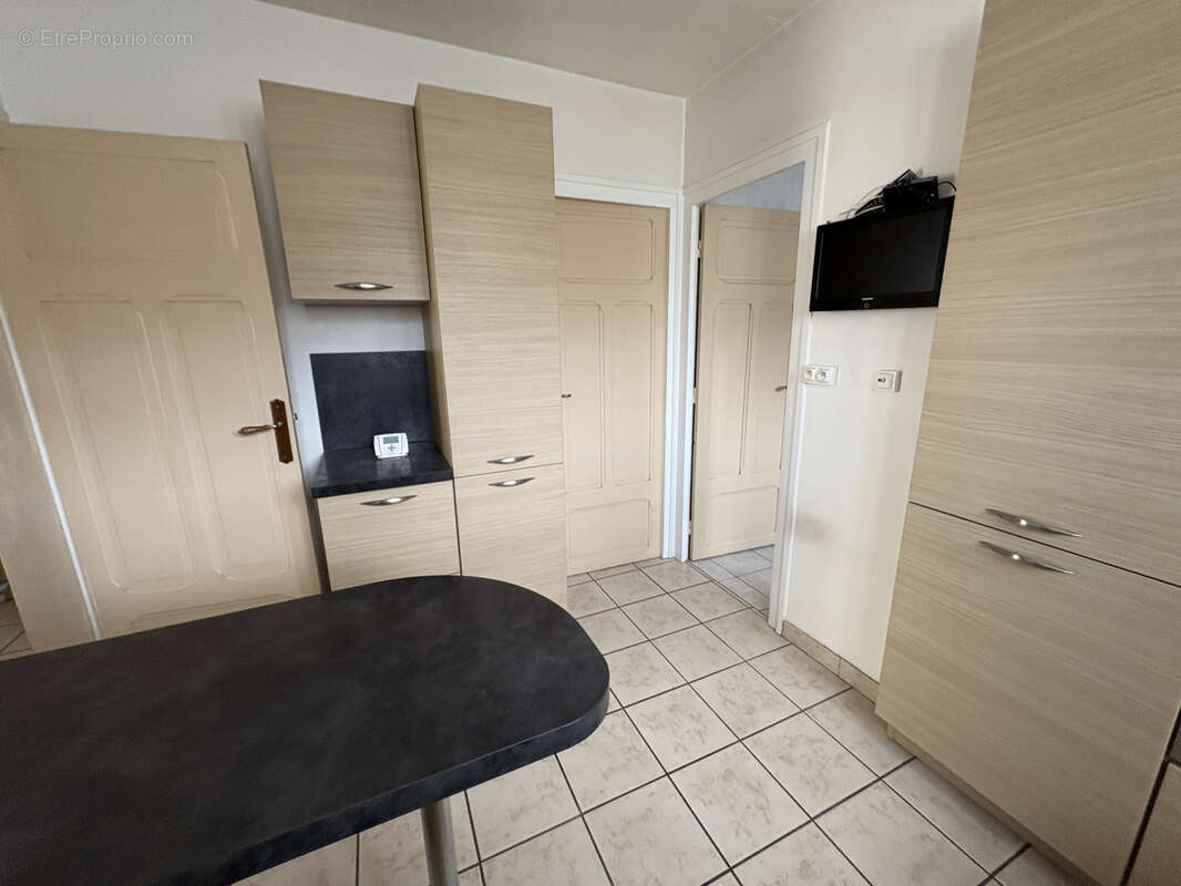 Maison à LA CHAPELLE-SAINT-LUC