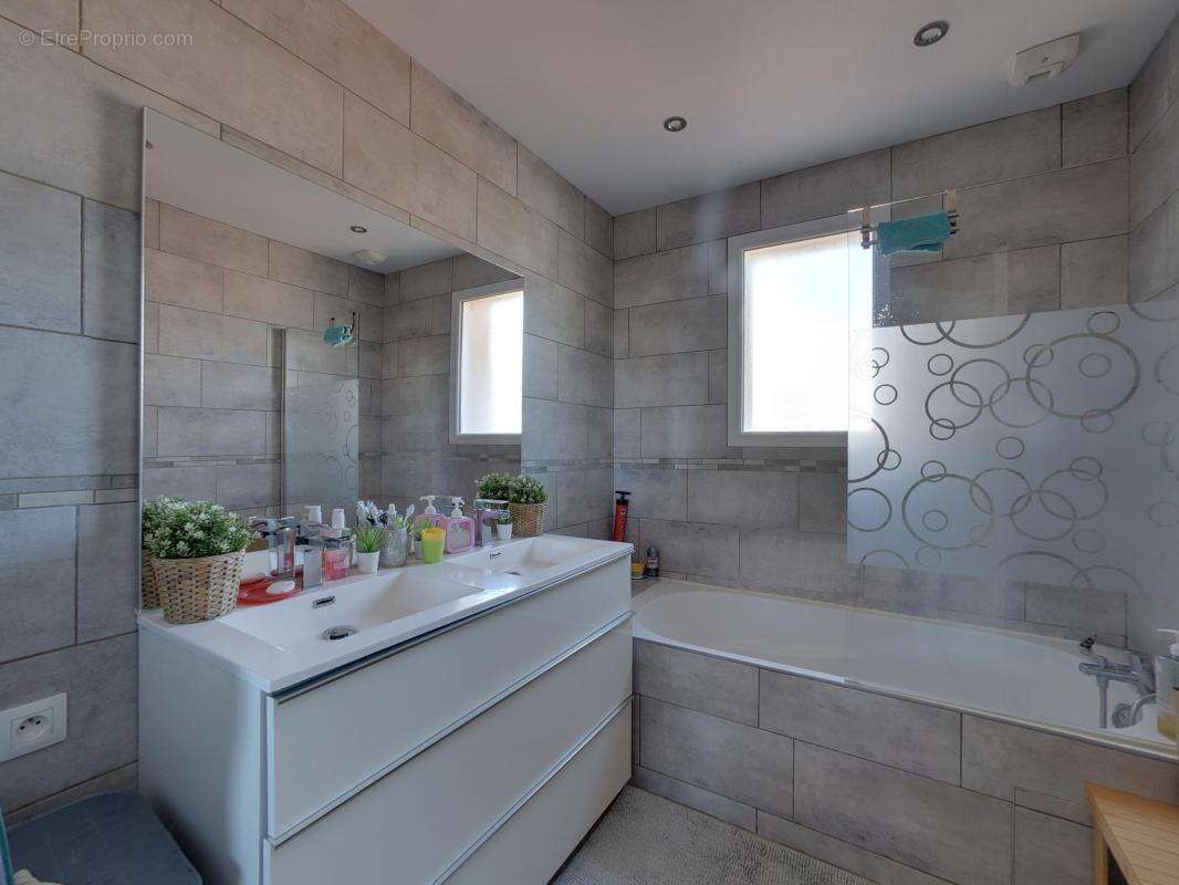 Maison à TREMBLAY-EN-FRANCE