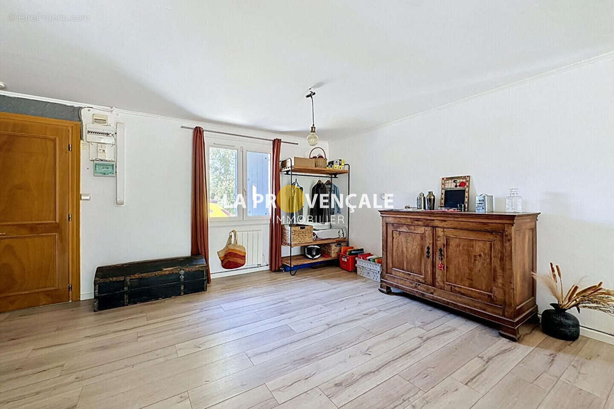 Maison 197 m² à Pourrieres  - photo 3
