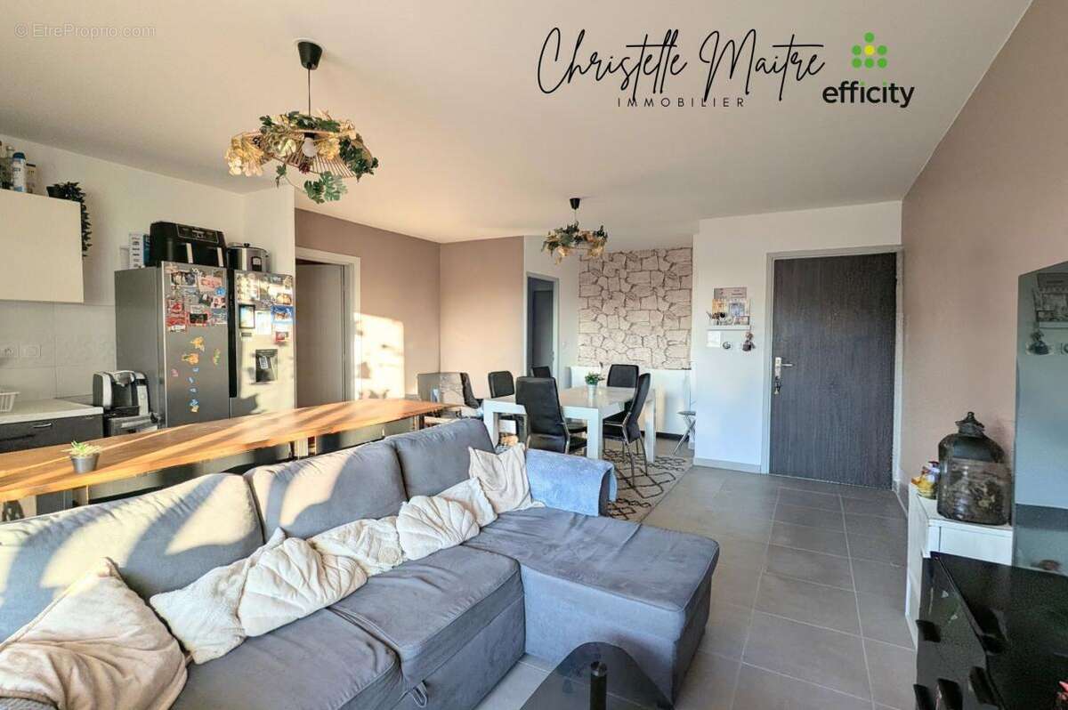 Appartement à SAINT-MARTIN-DE-CRAU
