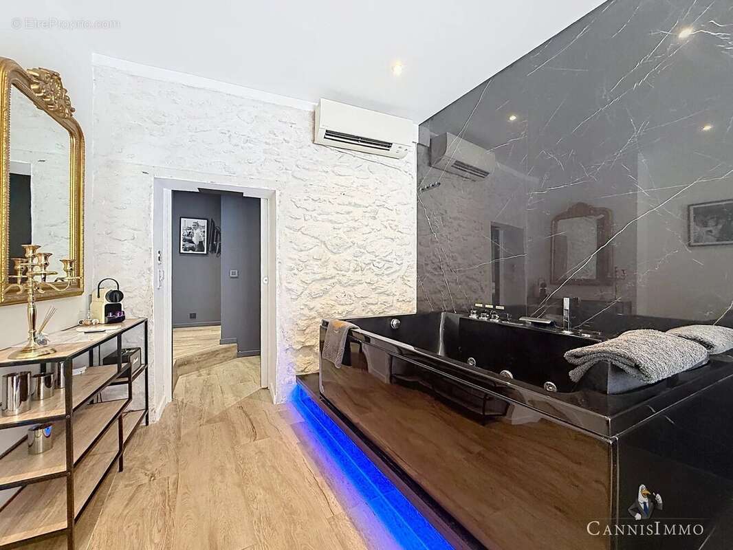 2 pièces Cannes Centre – Love Room, Local - photo 4