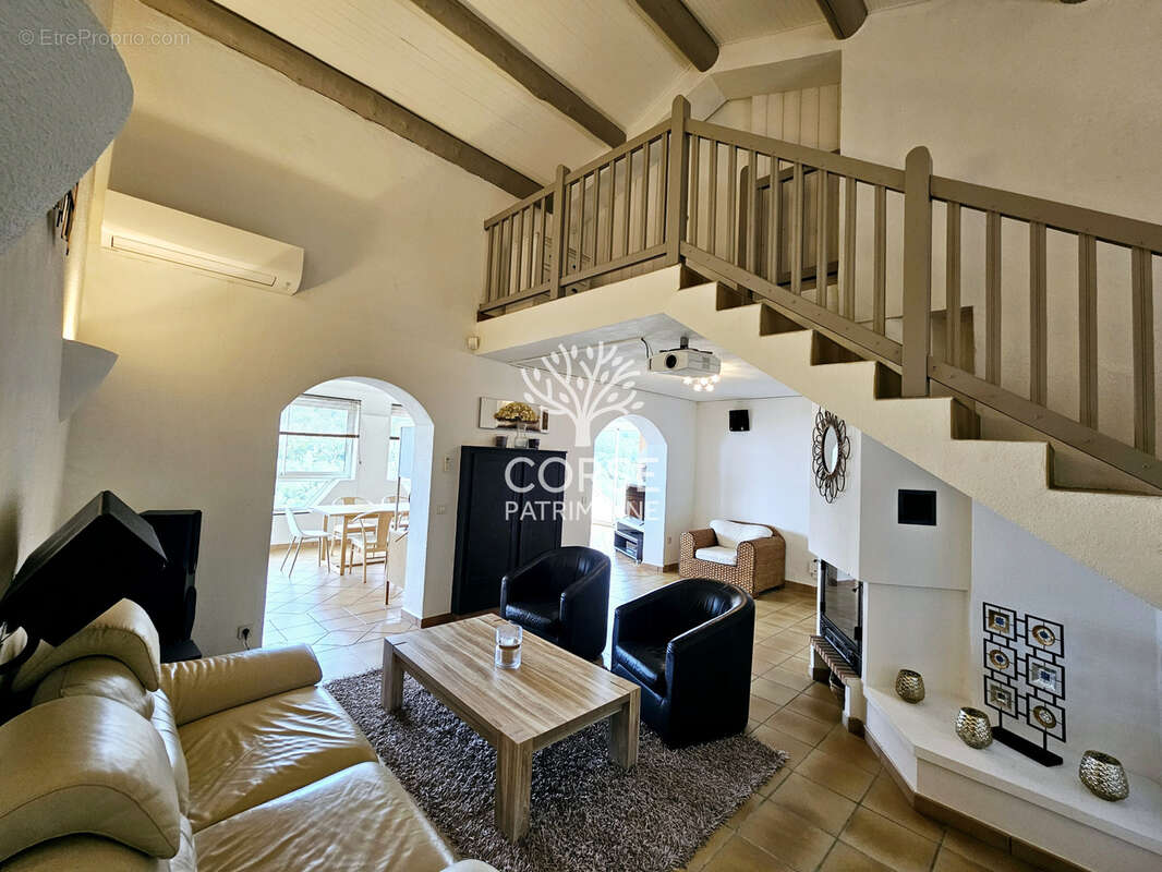 Villa avec piscine vue panoramique sur la mer - photo 17